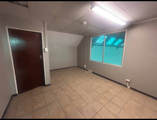 268M² WAREHOUSE TO LET IN PAROW EAST